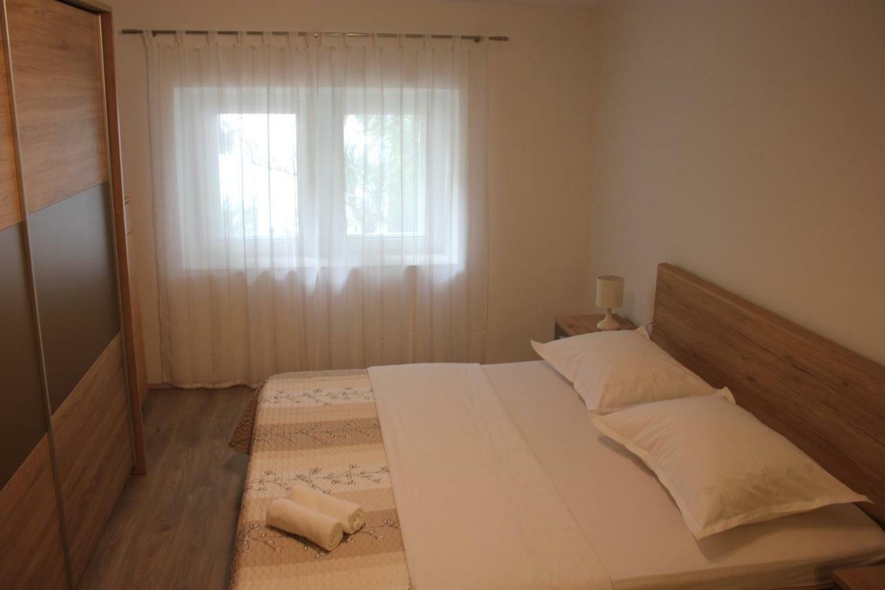 Apartman Tafra Omiš Екстериор снимка